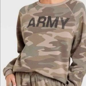 Army Sweatshirt Camo Licensed Apparel Size Med NWT